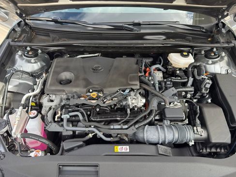 Used 2025 Toyota Camry SE image 19