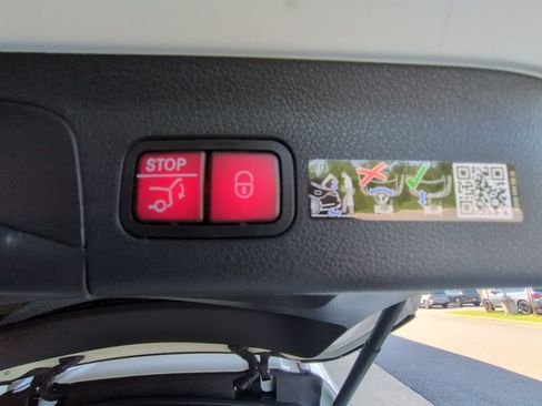 Used 2026 Mercedes-Benz GLS 450 4MATIC image 30