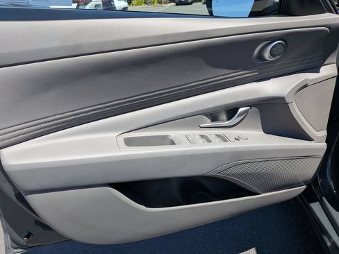Certified 2025 Hyundai Elantra Sport FWD image 12
