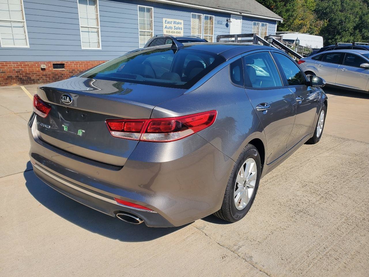 Used 2016 Kia Optima LX w/ LX Convenience Package FWD image 9