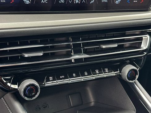 New 2026 Chevrolet Traverse LT FWD image 21