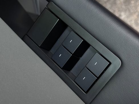 Used 2024 Tesla Cybertruck AWD Crew Cab image 49
