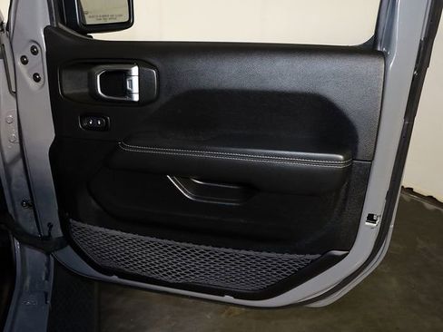Used 2023 Jeep Wrangler Unlimited Sahara AWD/4WD image 36