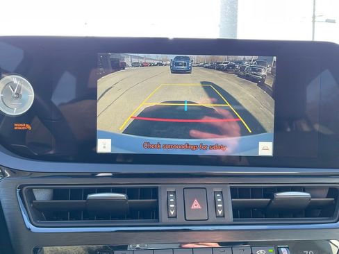 Used 2023 Lexus ES 350 w/ Premium Package image 11