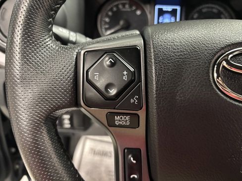 Used 2021 Toyota Tacoma TRD Off-Road image 11