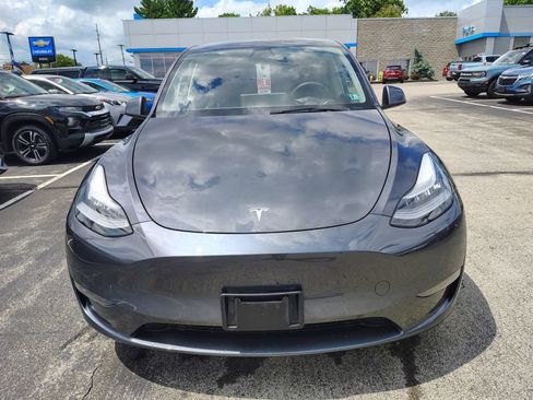 Used 2021 Tesla Model Y Long Range AWD/4WD image 2
