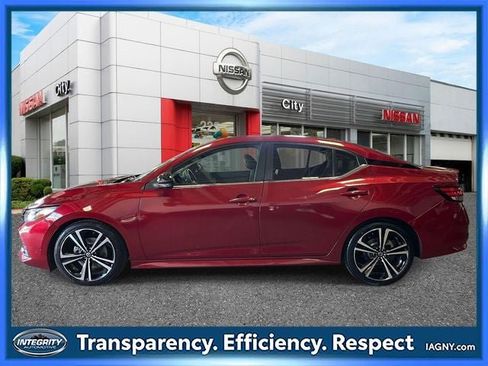 Used 2021 Nissan Sentra SR w/ SR Premium Package FWD image 5