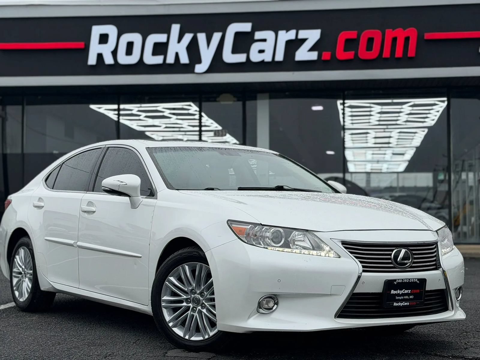 Used 2014 Lexus ES 350 w/ Luxury Package FWD image 1