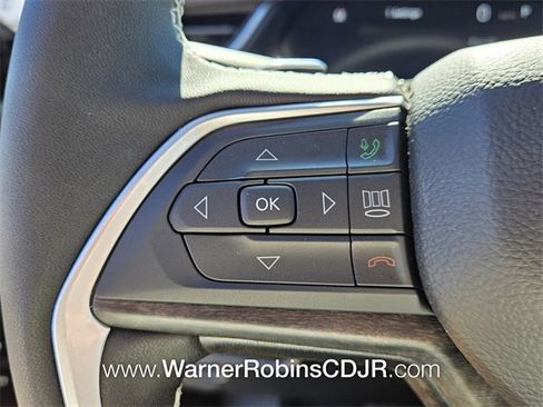 New 2025 Jeep Grand Cherokee Limited w/ Luxury Tech Group II image 26