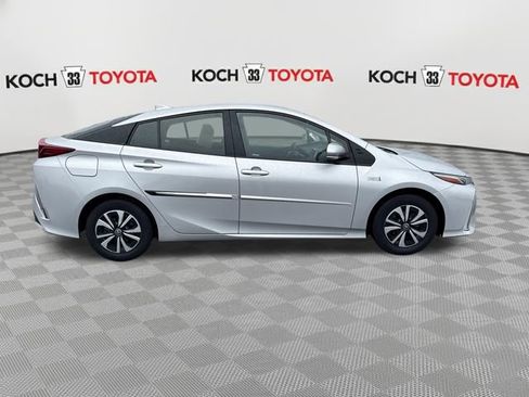Used 2018 Toyota Prius Prime Plus FWD image 9