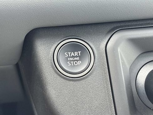 Used 2025 Land Rover Defender 130 X-Dynamic SE AWD/4WD image 35