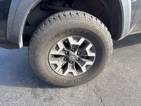 Used 2021 Toyota Tacoma TRD Off-Road w/ Technology Package RWD image 11