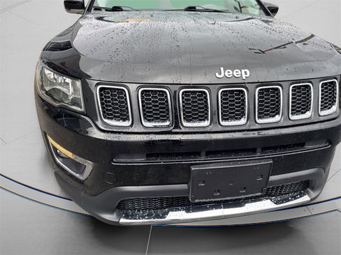 Used 2019 Jeep Compass Limited image 3