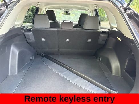 Used 2025 Toyota RAV4 XLE FWD image 23