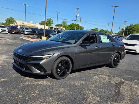 New 2026 Hyundai Elantra SEL Sport Premium FWD image 3