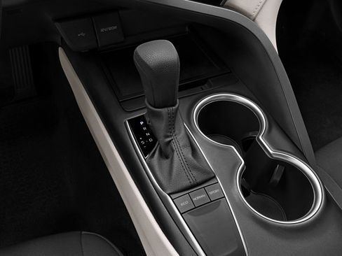 Used 2025 Toyota Camry LE image 18