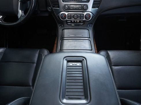 Used 2020 Chevrolet Tahoe Premier AWD/4WD image 25
