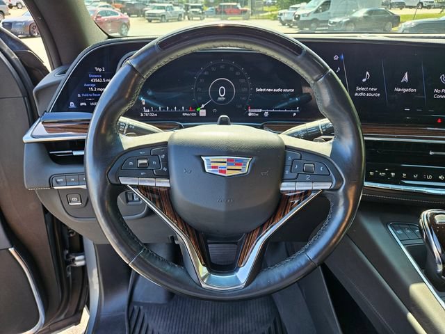 Used 2023 Cadillac Escalade Premium Luxury AWD/4WD image 25