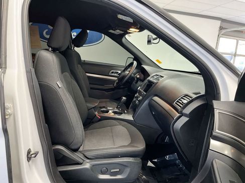 Used 2019 Ford Explorer XLT w/ Equipment Group 201A image 22