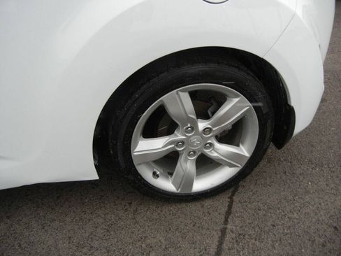 Used 2013 Hyundai Veloster FWD image 30