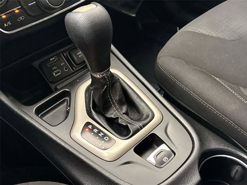 Used 2016 Jeep Cherokee Latitude image 26