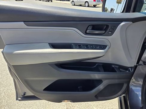 Used 2018 Honda Odyssey EX-L image 18