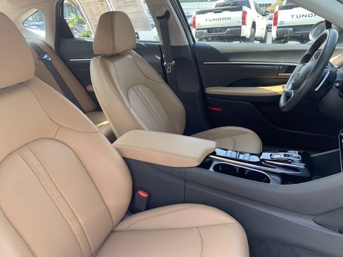 Used 2022 Hyundai Sonata Limited FWD image 19