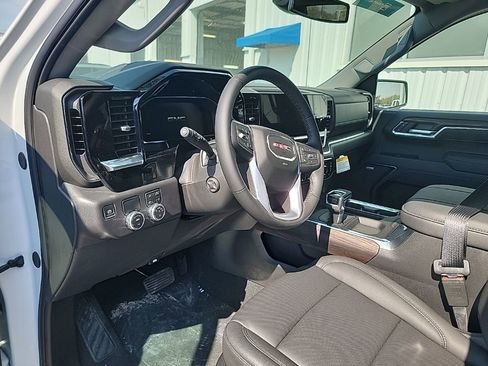 Used 2026 GMC Sierra 1500 SLT image 8