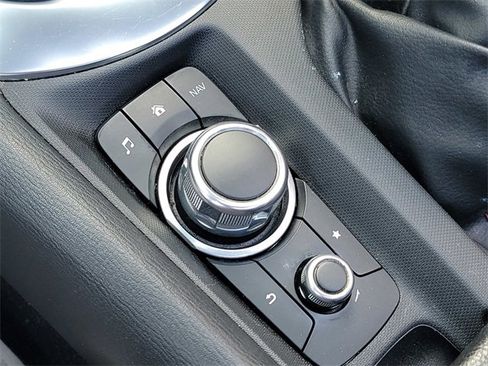 Used 2018 MAZDA MX-5 Miata Club image 21
