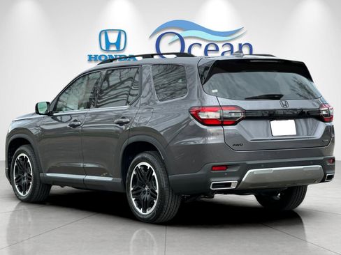 New 2026 Honda Pilot Touring image 3
