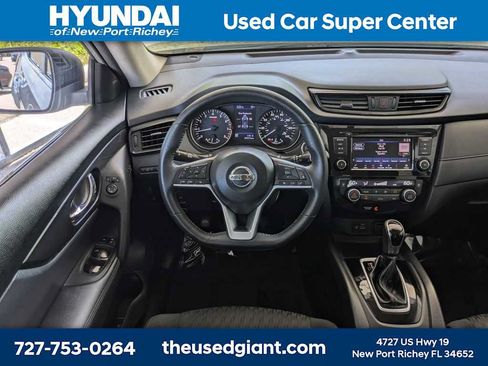 Used 2018 Nissan Rogue SV w/ Premium Package FWD image 19