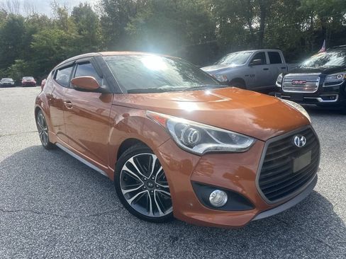 Used 2016 Hyundai Veloster Turbo FWD image 4