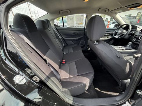 Used 2025 Nissan Sentra SV FWD image 32