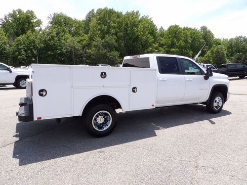 Used 2024 Chevrolet Silverado 3500 LT w/ Convenience Package AWD/4WD image 8