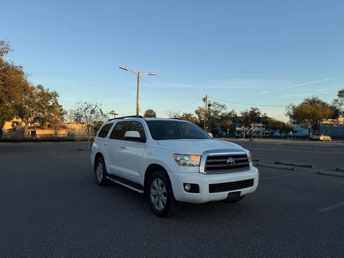 Used 2010 Toyota Sequoia SR5 image 1