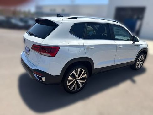 Used 2022 Volkswagen Taos SE FWD image 5