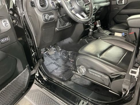 Used 2020 Jeep Gladiator Overland w/ Uconnect 4C Nav & Sound Group image 14