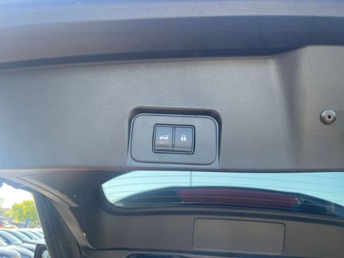 Used 2025 Nissan Rogue SV image 23