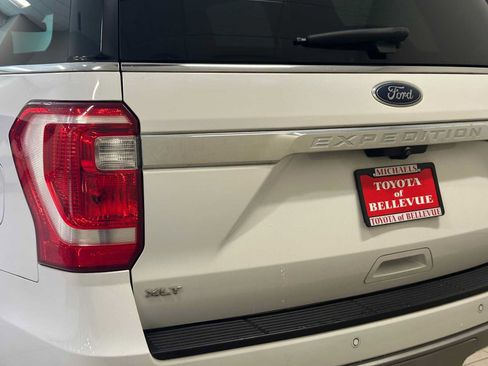 Used 2019 Ford Expedition XLT w/ Equipment Group 201A AWD/4WD image 7