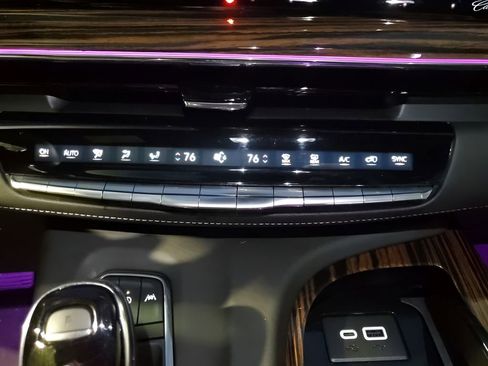 Certified 2023 Cadillac Escalade Premium Luxury image 39