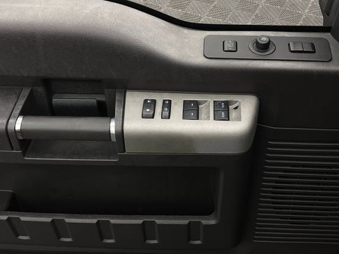 Used 2015 Ford F250 Lariat w/ Chrome Package AWD/4WD image 13