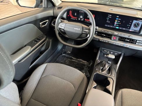 Used 2025 Kia K4 FWD image 33