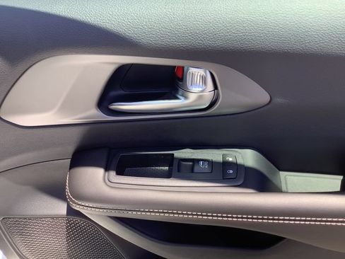New 2027 Chrysler Pacifica Select FWD image 39