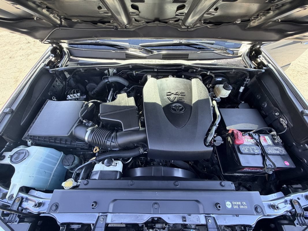 Used 2017 Toyota Tacoma SR5 w/ Tow Package RWD image 33