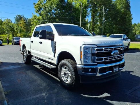 Used 2025 Ford F250 XLT AWD/4WD image 3