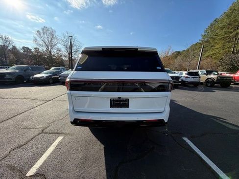 New 2025 Lincoln Navigator L Reserve w/ Jet Appearance Package image 8