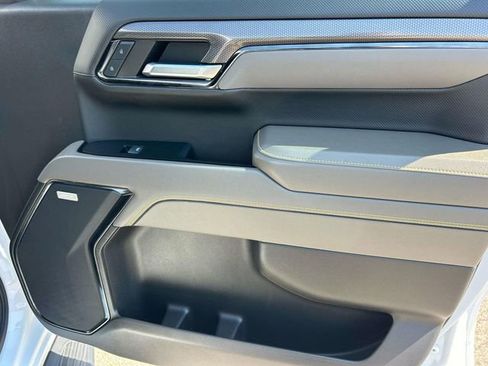 Used 2023 Chevrolet Silverado 1500 ZR2 w/ Technology Package image 25