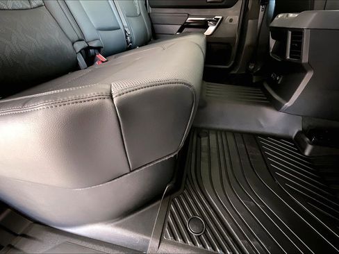 Used 2023 Toyota Tundra Limited AWD/4WD image 21