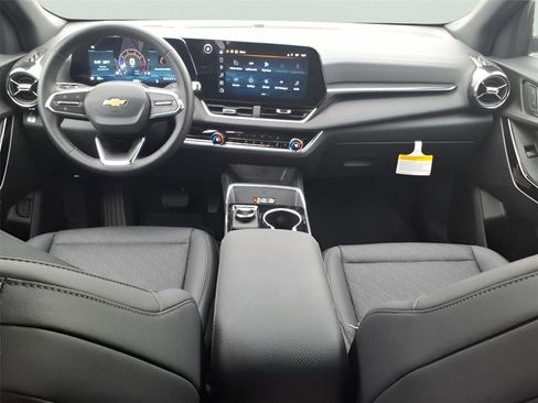 New 2026 Chevrolet Equinox LT w/ Convenience Package II image 11