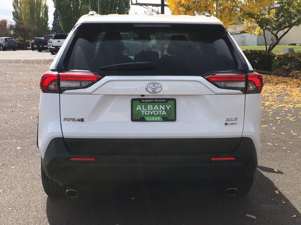 Used 2025 Toyota RAV4 XLE AWD/4WD image 5